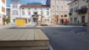 SMJ Tolmina - Trg 1. maja, 25.7 (9)